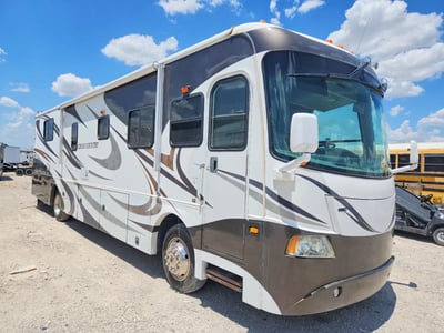 4UZAAJDTX8C****** 2008 Freightliner X-Line