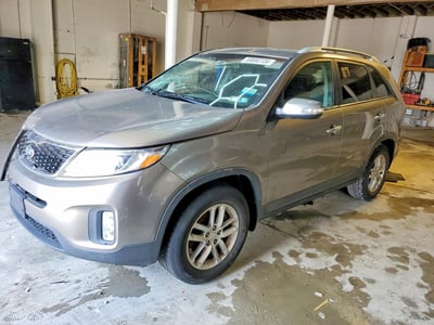 5XYKT4A68EG****** 2014 Kia Sorento