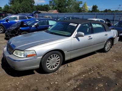 1LNHM81W24Y****** 2004 Lincoln Town Car