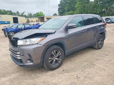 5TDZARFH9KS****** 2019 Toyota Highlander