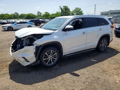 5TDDZRFH0JS****** 2018 Toyota Highlander