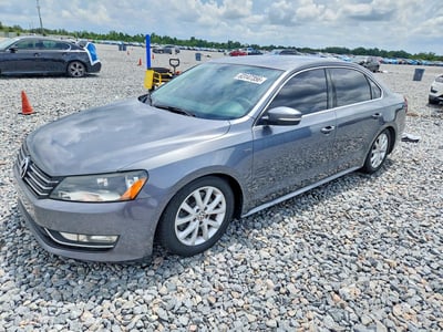 1VWAS7A36FC****** 2015 Volkswagen Passat