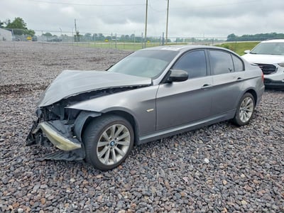 WBAPK5C56BA****** 2011 BMW 3 Series