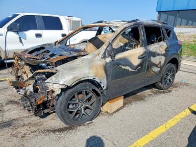 JTMJFREV1JJ****** 2018 Toyota RAV4
