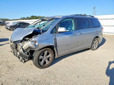 5TDKK3DC5CS****** 2012 Toyota Sienna