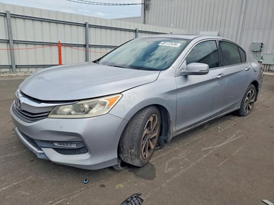 1HGCR3F80HA****** 2017 Honda Accord