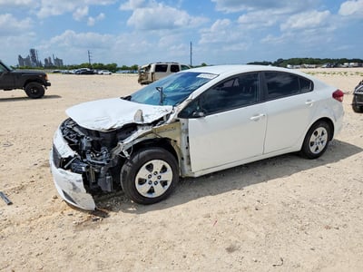 3KPFK4A77HE****** 2017 Kia Forte