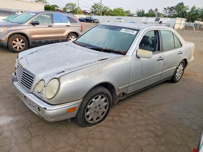 WDBJF82H7XX****** 1999 Mercedes-Benz E-Class