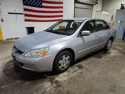 1HGCM56405A****** 2005 Honda Accord