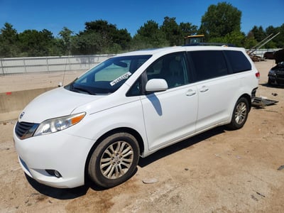 5TDYK3DC6ES****** 2014 Toyota Sienna