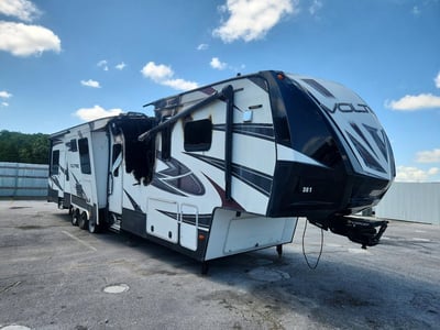 4YDF39736GZ****** 2016 Keystone Voltage 3970