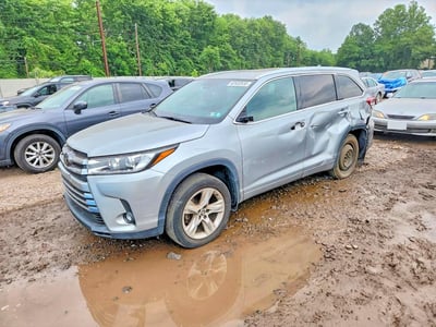 5TDDZRFH4KS****** 2019 Toyota Highlander