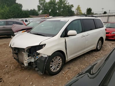 5TDYK3DC4FS****** 2015 Toyota Sienna