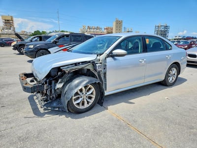 1VWAA7A34JC****** 2018 Volkswagen Passat