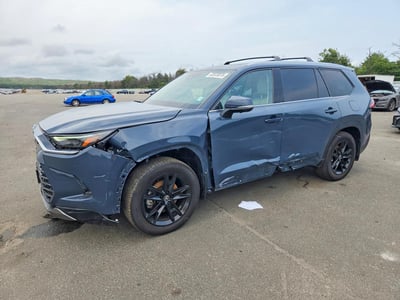 5TDAAAB51RS****** 2024 Toyota Grand Highlander