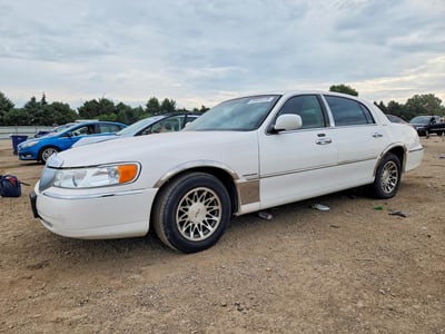 1LNHM82WX1Y****** 2001 Lincoln Town Car