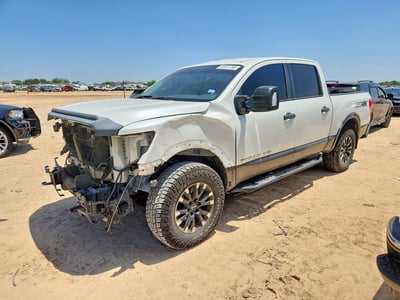 1N6AA1E51JN****** 2018 Nissan Titan