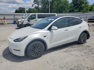 5YJYGDEE2MF****** 2021 Tesla Model Y