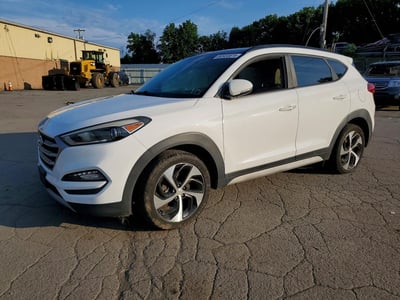 KM8J3CA29JU****** 2018 Hyundai Tucson