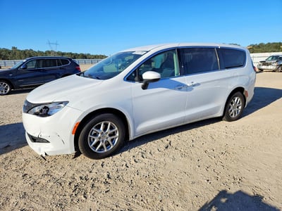 2022 Chrysler Voyager