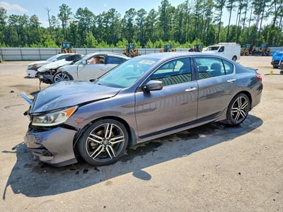 1HGCR2F58HA****** 2017 Honda Accord