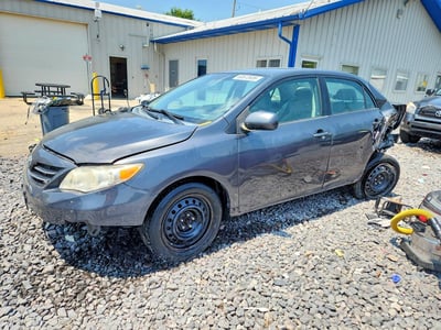 2T1BU4EE8DC****** 2013 Toyota Corolla