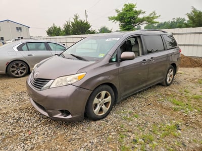 5TDKK3DC2DS****** 2013 Toyota Sienna