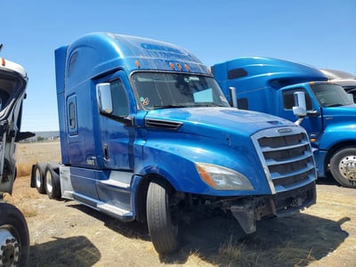 3AKJHHDR5LS****** 2020 Freightliner Cascadia