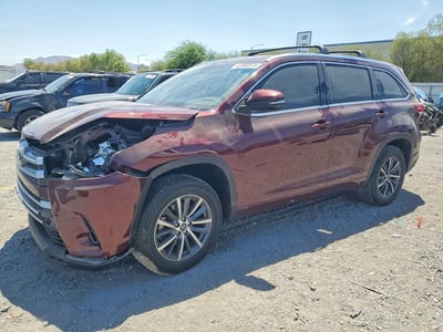 5TDKZRFH1JS****** 2018 Toyota Highlander