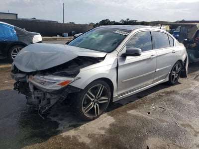 1HGCR3F95GA****** 2016 Honda Accord