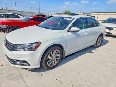 1VWBA7A32JC****** 2018 Volkswagen Passat