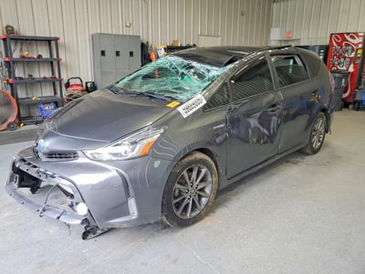JTDZN3EU6FJ****** 2015 Toyota Prius V