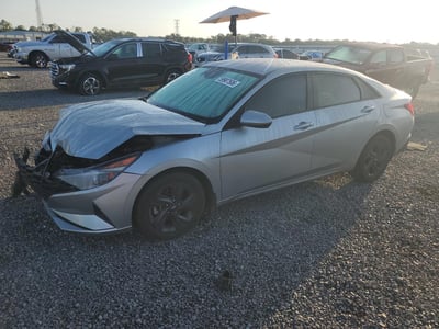 5NPLM4AG8NH****** 2022 Hyundai Elantra