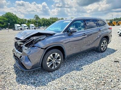 5TDGARAH7NS****** 2022 Toyota Highlander Hybrid