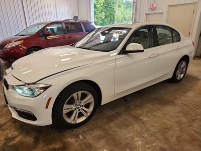 WBA8D9G59HN****** 2017 BMW 3 Series