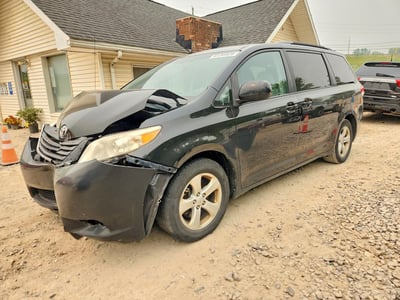 5TDKK3DC3BS****** 2011 Toyota Sienna