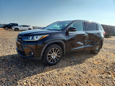 5TDJZRFH6HS****** 2017 Toyota Highlander