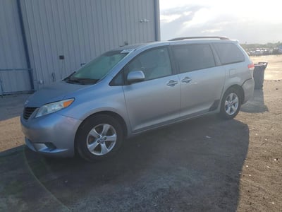 5TDKK3DCXCS****** 2012 Toyota Sienna