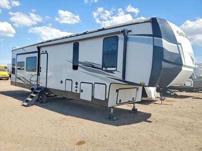 4X4FSEN27NJ****** 2022 Forest River Sierra Towables