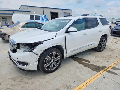 1GKKNPLS1JZ****** 2018 GMC Acadia