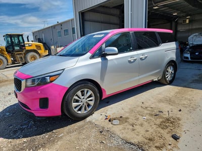 KNDMB5C16J6****** 2018 Kia Sedona