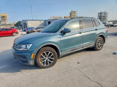 3VV3B7AXXKM****** 2019 Volkswagen Tiguan