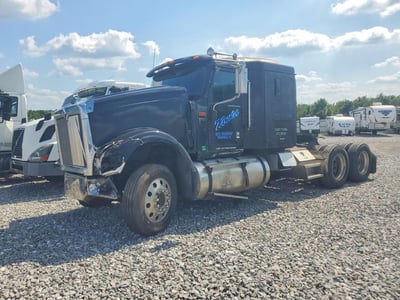 2HSCHAMR82C****** 2002 International 9900i