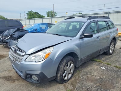4S4BRCAC5E3****** 2014 Subaru Outback