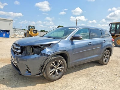 5TDZZRFH3HS****** 2017 Toyota Highlander