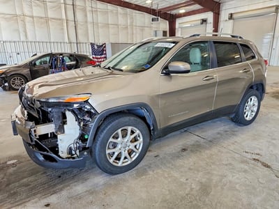 1C4PJMCB1GW****** 2016 Jeep Cherokee