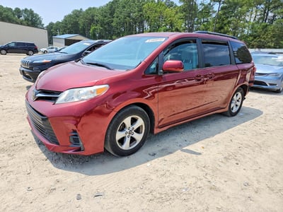 5TDKZ3DC1JS****** 2018 Toyota Sienna