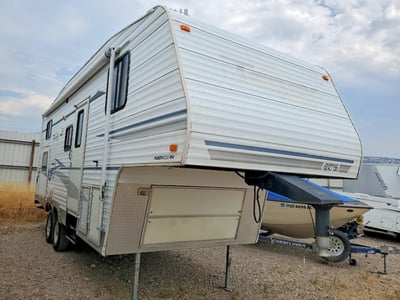 1EA5B252744****** 2004 Fleetwood Enterprises Terry