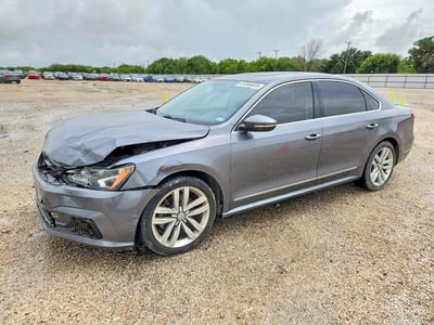 1VWCT7A36GC****** 2016 Volkswagen Passat