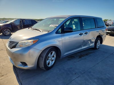 5TDZZ3DC5HS****** 2017 Toyota Sienna